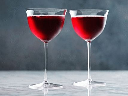 Nelsons Blut - ein Cocktail mit Champagner und Portwein