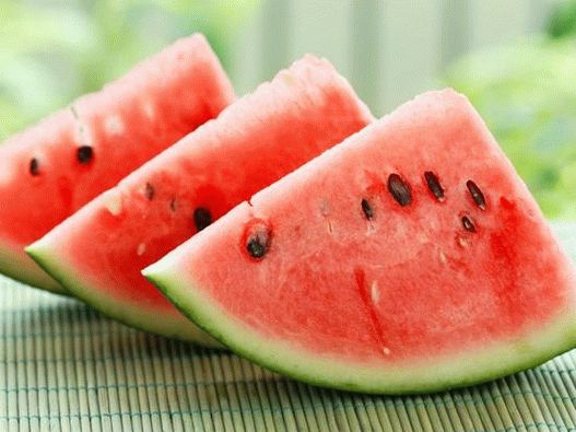 Wassermelone ist ein echtes Stück Sommer, eine der erfrischendsten Sommerfrüchte.