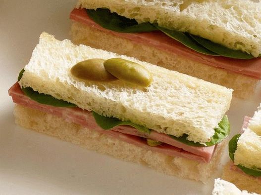 21. Sandwich mit Mortadella und Brunnenkresse