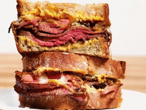 Panini Roastbeef mit Zwiebeln