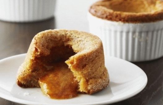 Photo Peanut Muffins mit flüssiger Füllung