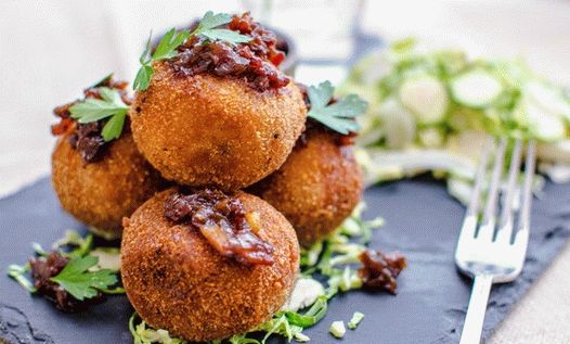 Foto von Arancini mit Garnelen