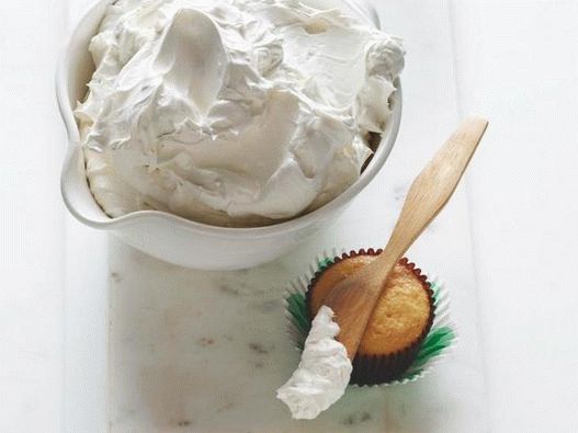 Photo Protein-Ölcreme auf dem italienischen Baiser