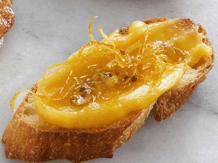 Foto von Bruschett mit Zitronenanismarmelade