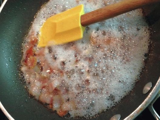 Zimtschnecken, Speck, Bourbon und Haselnüsse