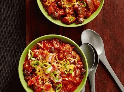 Foto von Chile Con Carne mit Bier