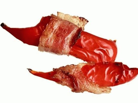 Paprika im Speckmantel