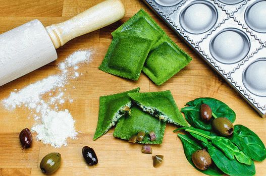 Foto hausgemachte Ravioli mit Kürbis