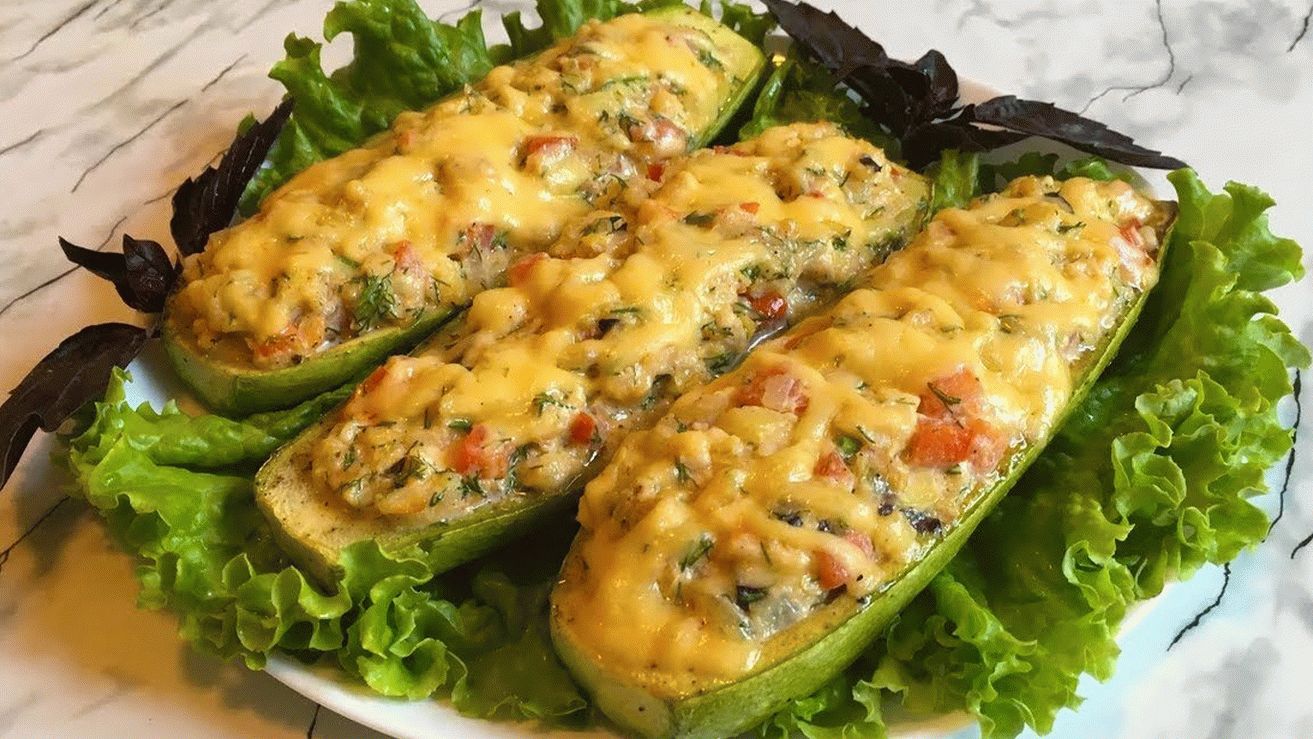 Gefüllte Zucchini