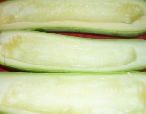 Gefüllte Zucchini