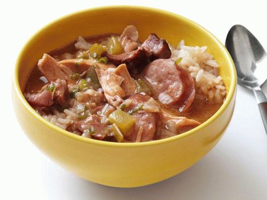 Foto von Gumbo mit geräucherter Wurst, Schinken und Hähnchen