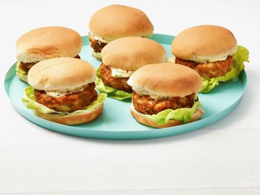 Photo Hamburger mit Krebsschnitzel paniert mit Crackern