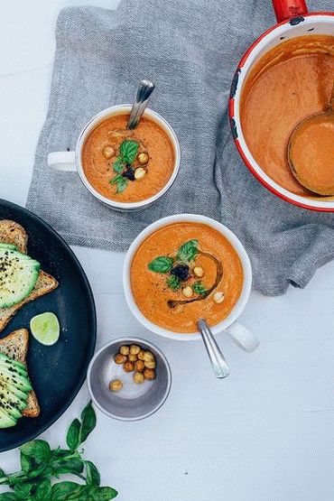 Foto von Gazpacho mit Balsamico-Essig-Glasur