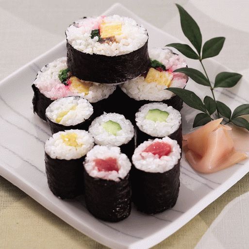 Foto von Hosomaki Sushi (einfache Brötchen)