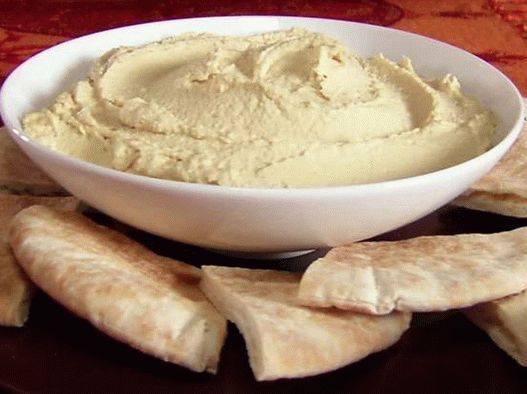 Foto von Hummus aus Kichererbsen in einem Slow Cooker
