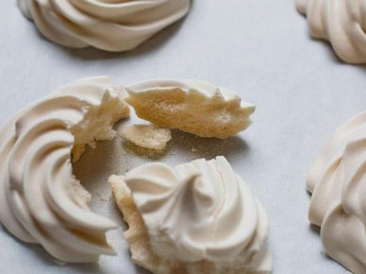 Photo Wie man vegane Baiser kocht (mit Kichererbsenwasser!)