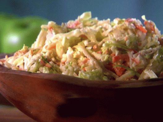 Fotokohlsalat mit Apfel und Rosinen