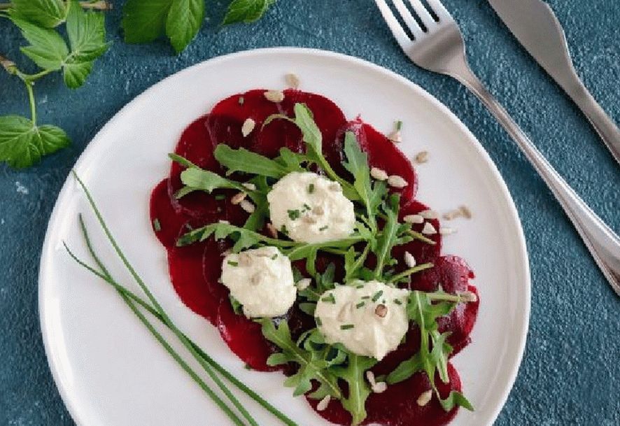 Carpaccio mit Rucola