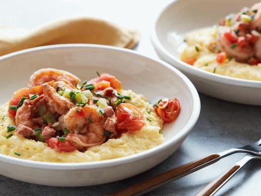 Fotobrei aus Maisgrieß und Garnelen in einem Slow Cooker