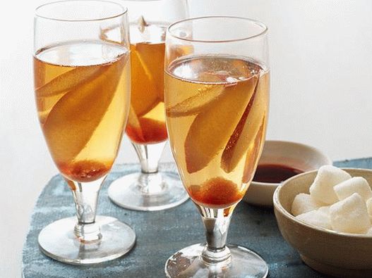 Foto Champagnercocktail mit Birne und Brandy
