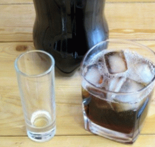 Cocktail Whisky mit Cola