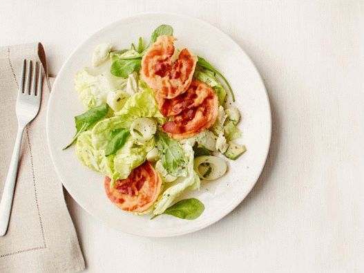 Photo Crab Salat mit Avocado und gebratener Pancetta