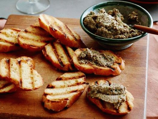 Photo Crostini mit Pilzpesto