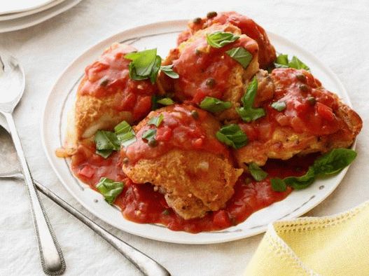 Fotojagdhuhn mit Sauce und Gemüse