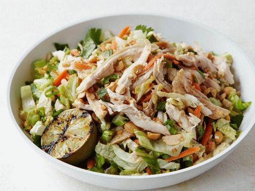 Foto asiatischer Hühnersalat