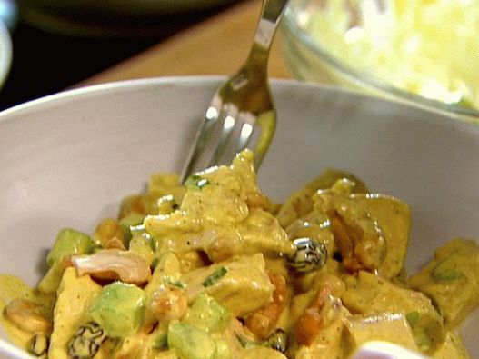 Foto von Hühnersalat mit Currysauce