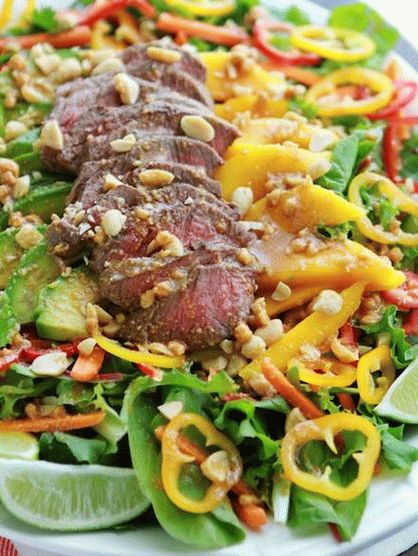 Photo Light Salat mit Rinderfilet