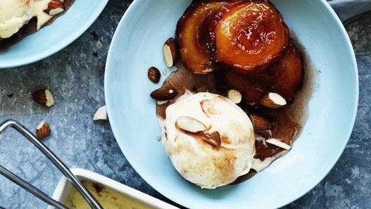 Gegrillter Pfirsich in Wein mit Mascarpone