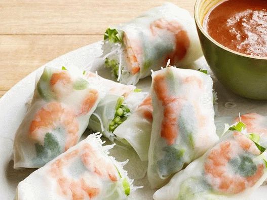 Photo Summer Rolls mit Shrimps-Erdnuss-Dip-Sauce