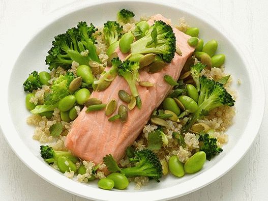 Foto Lachs gedünstet in grünem Tee mit Quinoa Grütze