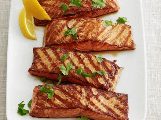 Marokkanischer Gegrillter Lachs Foto