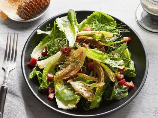 Salat mit karamellisiertem Fenchel und Speck für zwei