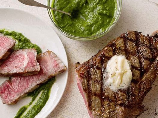 Gegrilltes Ribeye-Steak mit grünem Konfitüre