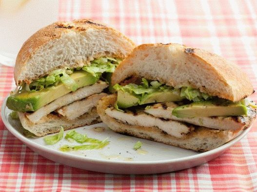 Gegrillte Hähnchen-Pepito-Sandwiches