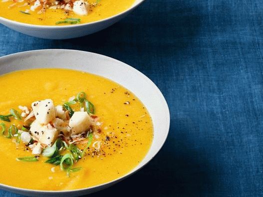 Suppe mit gebackenem Butternusskürbis-Curry-Püree