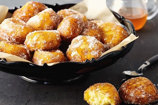 Foto von Lucumades (Donuts mit Honig und Zimt)