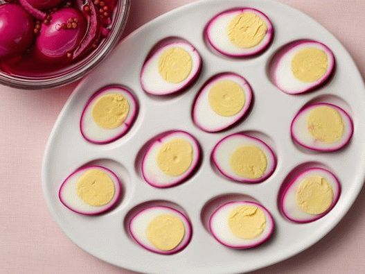 Foto eingelegte Eier in Rote-Bete-Saft