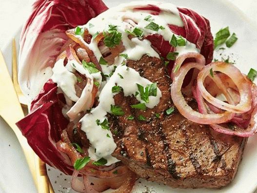 Foto Mariniertes Flankensteak mit Blauschimmelkäsesauce