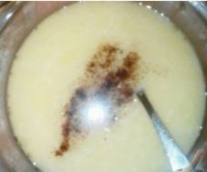 Eierloser Milch-kleiner Kuchen