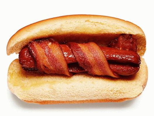 1. Hot Dog mit Wurst im Speckmantel