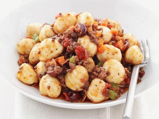 Foto von Gnocchi in Fleischsoße