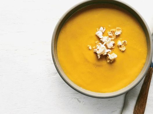 Dish Photography - Kürbissuppe mit Curry und Popcorn