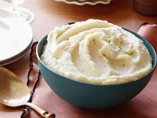 Püree aus Sellerie und Kartoffelwurzel