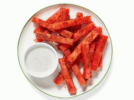 Photo Spicy Wassermelonensticks mit Limettensauerrahmdip