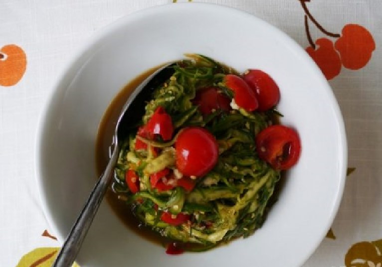 Würziger Gurkensalat