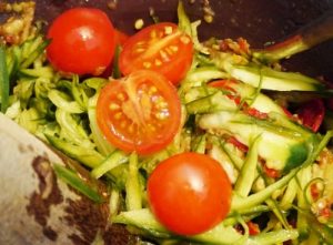 Würziger Gurkensalat